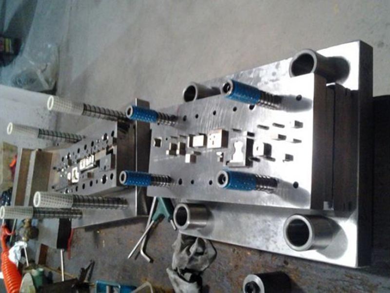 西双版纳模具制造-12