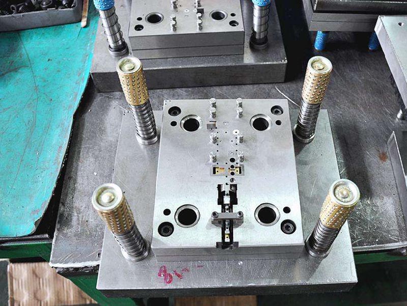 西双版纳模具制造-01